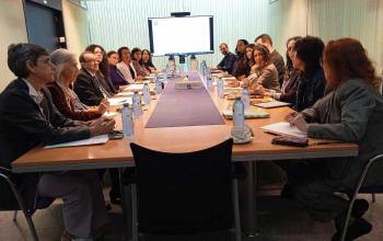 La directora general de Promoción de la Igualdad, María Quintiana, presidió el pleno de la Unidad de la Mujer y Ciencia que promueve actuaciones desde la perspectiva de género en los ámbitos educativo, científico y tecnológico. En este sentido, Quintiana avanzó el compromiso de la Xunta de seguir impulsando la presencia femenina y la perspectiva de género en la carrera investigadora.  Durante el encuentro, las personas miembro de este órgano colegiado, entre otros asuntos, acordaron la renovación de las voc