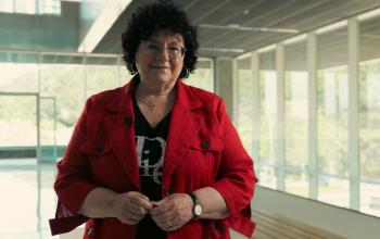 África González Fernández premiada co galardón María Josefa Wonenburger 2025